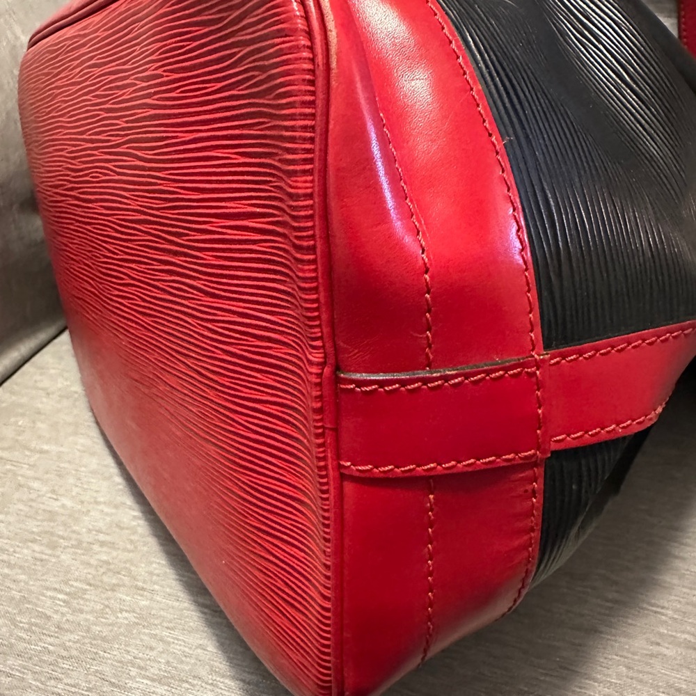 Louis Vuitton Black and Red Epi Leather Noé Bucket Bag - Picture 3 of 9